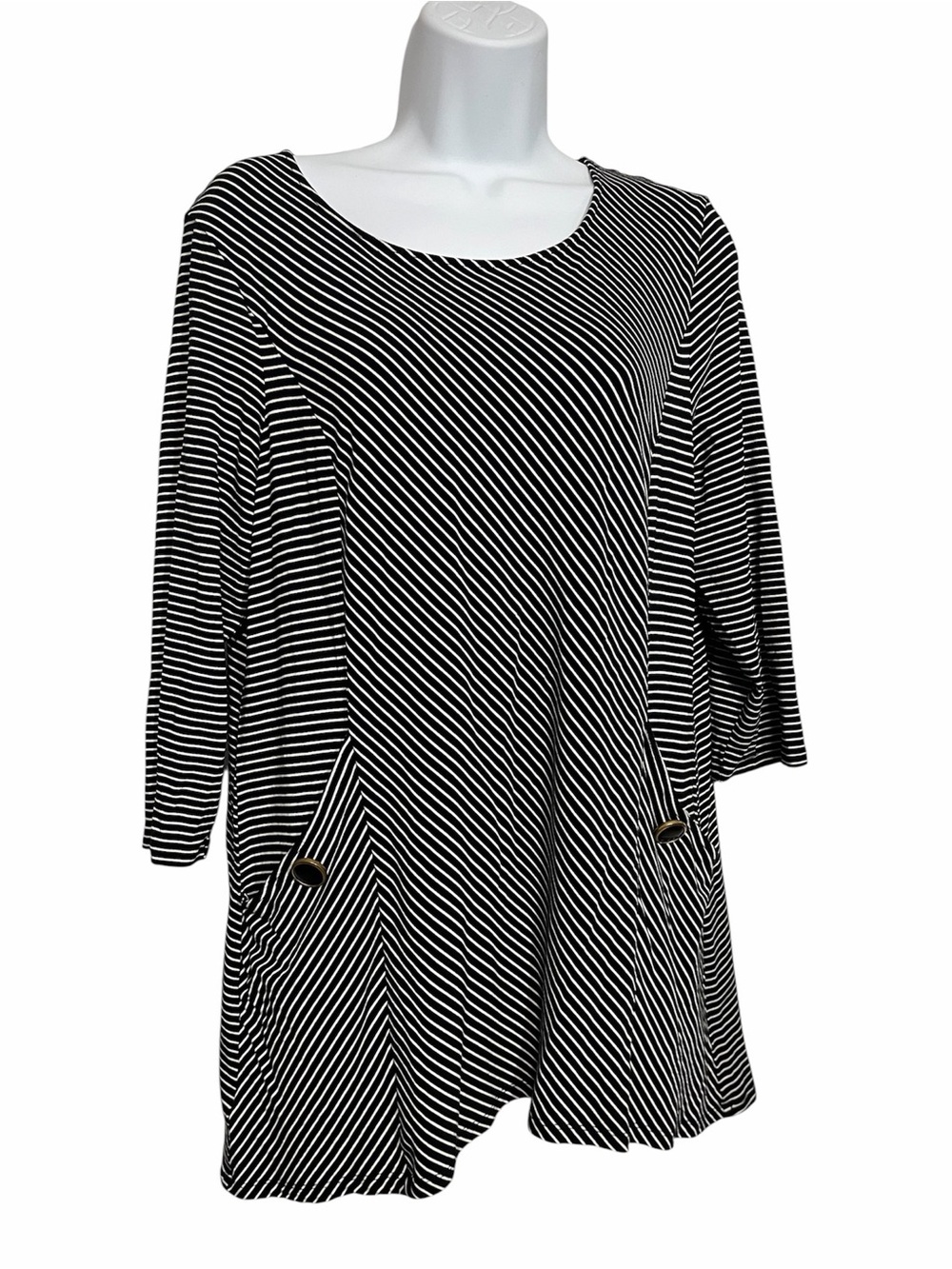 Classic Black & White Striped Scoop Neck Tunic Top Statement Chicos Size 2 Large